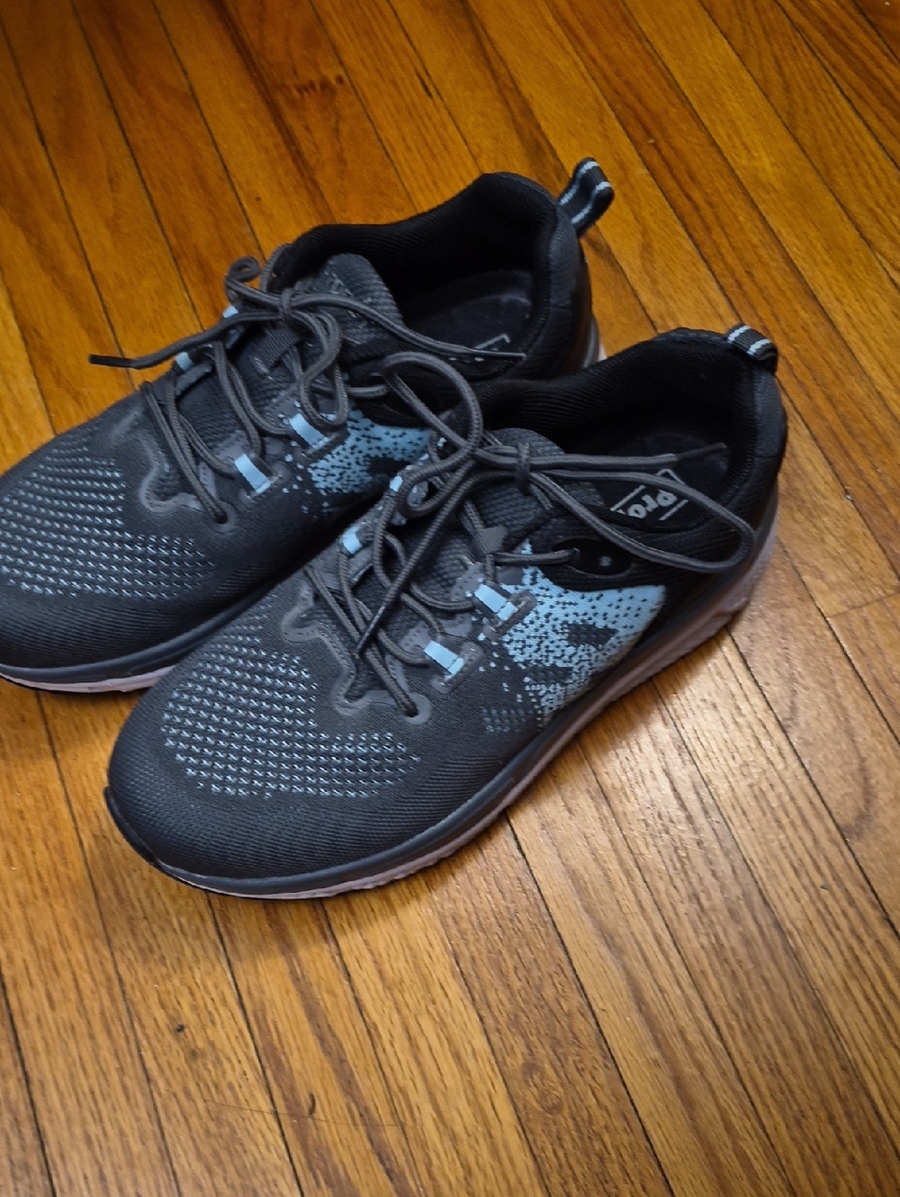 Propet Ultra WAA282M Size 9.5 Wide